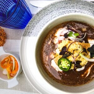 Huevos Petroleros con camarón seco